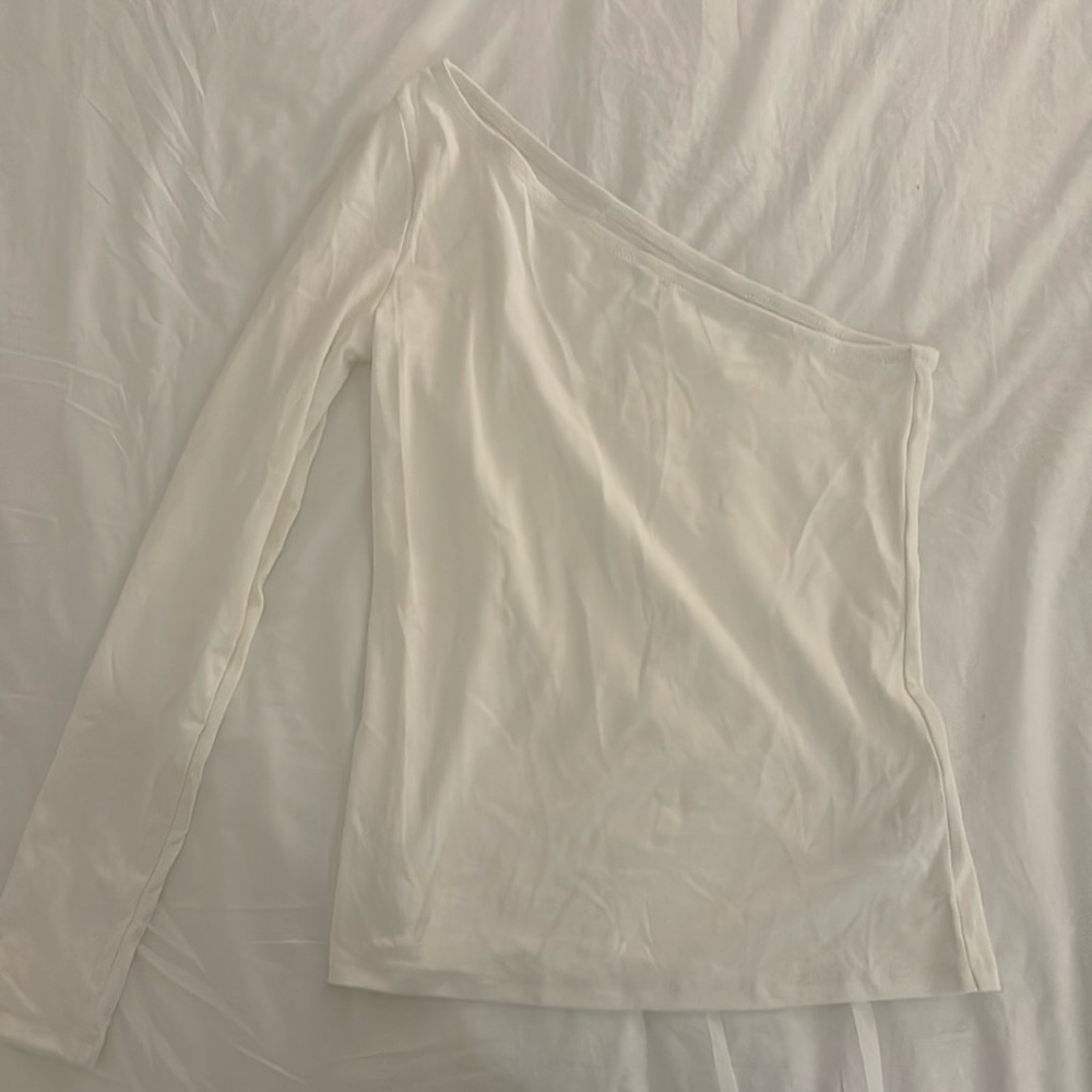 One shoulder top
